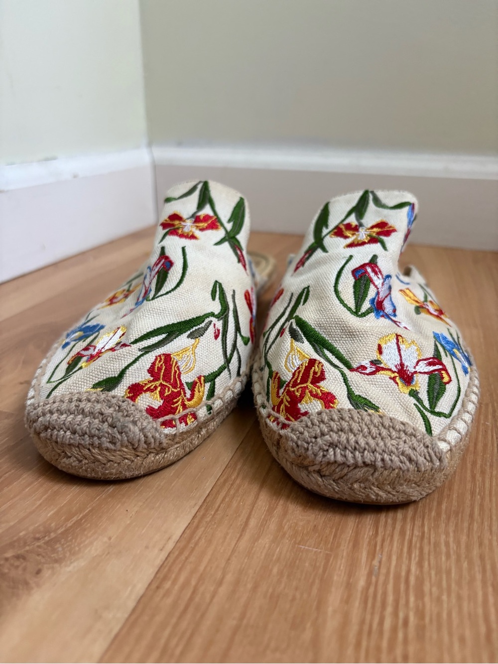 Tory Burch Multicolor Floral Embroidered Canvas Espadrille Mules - Picture 3 of 10